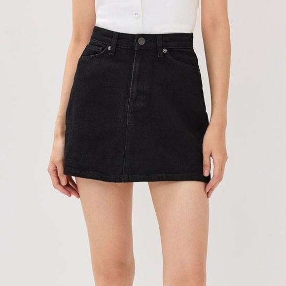 NWOT Reformation 26 Lydia High Rise Denim Mini Skirt in Black - Picture 1 of 4